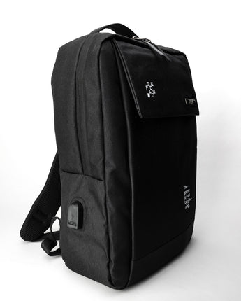 FIDE 100 “The game is just beginning” backpack